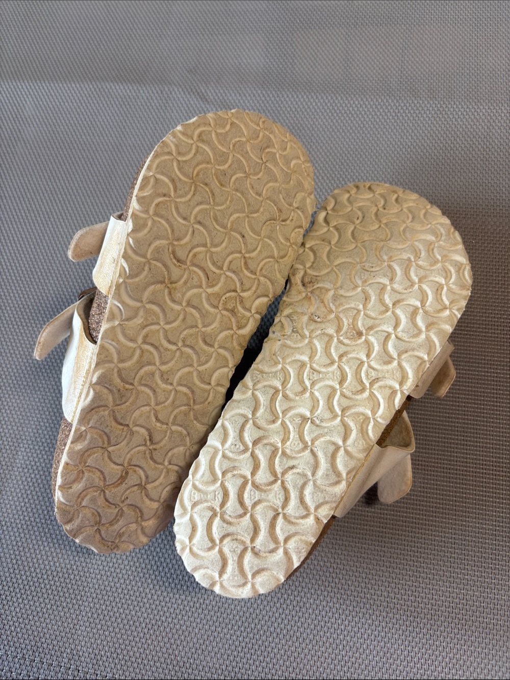 Birkenstock White Crisscross Buckle Sandals - Kids sz 32 (1-1.5) EUC - Picture 4 of 6